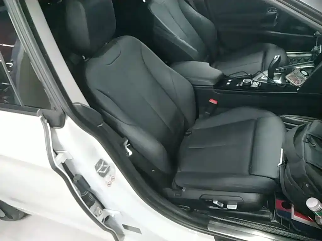 BMW 3 Series GT 2017 — фото 25