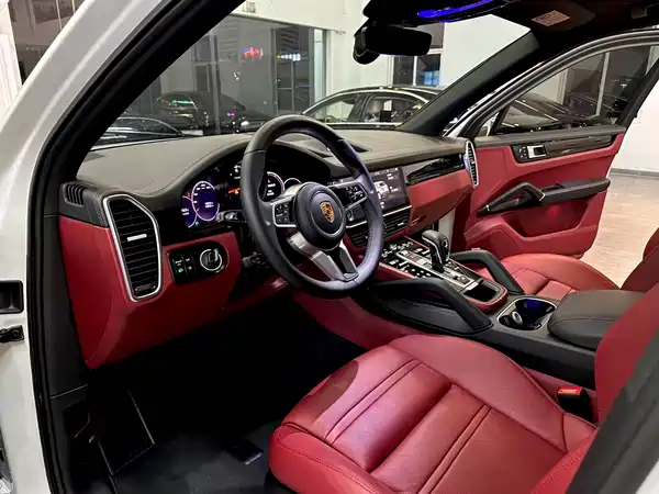 Porsche Cayenne 2022