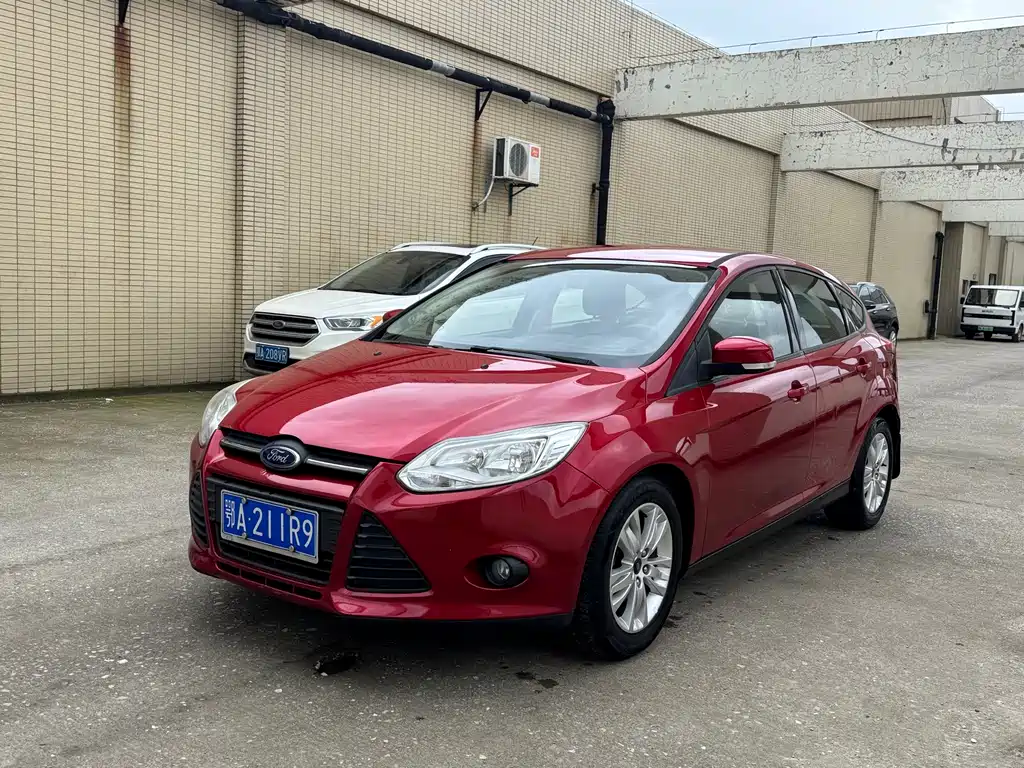 Ford Focus 2014 — фото 1