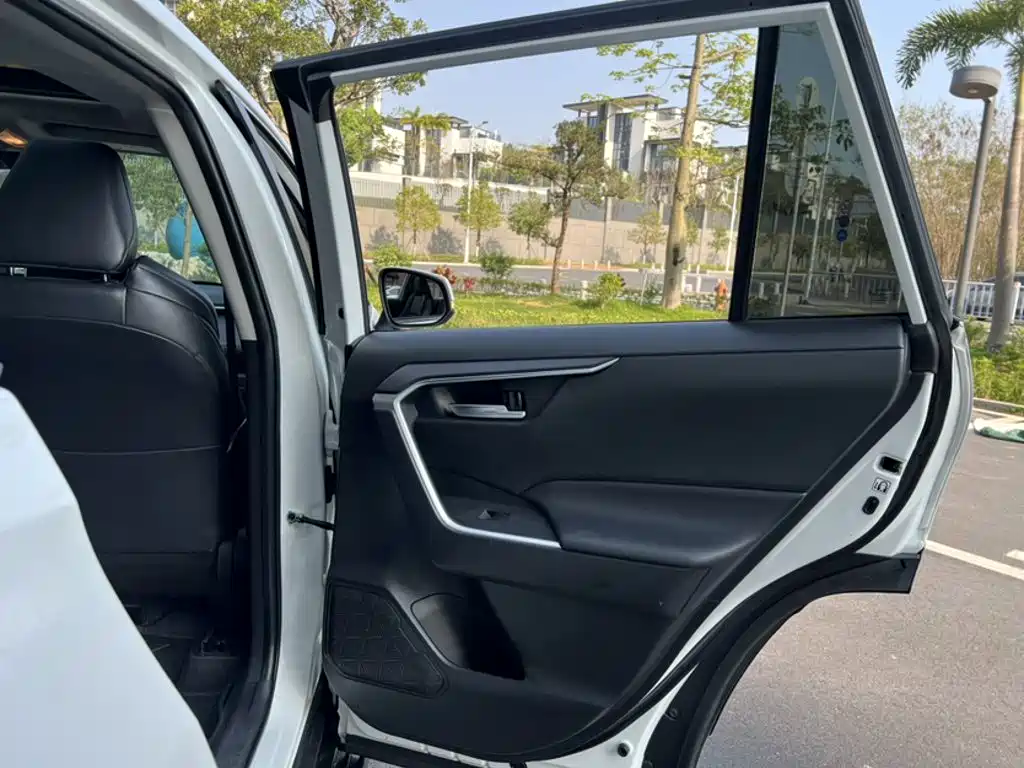 Toyota Wildlander 2020 — фото 19