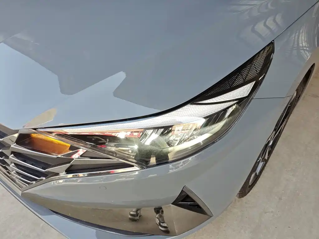Hyundai Elantra 2023 — фото 24