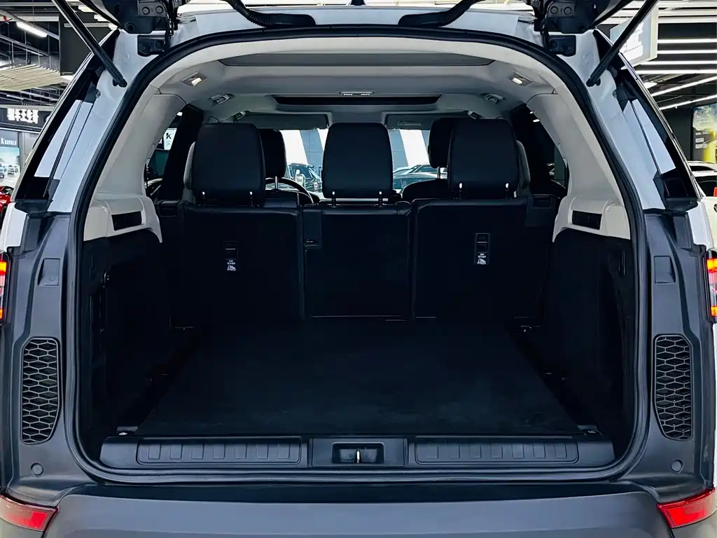 Land Rover Discovery 2018 — фото 8