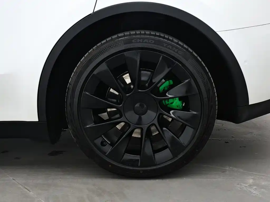 Tesla Model Y 2021 — фото 9