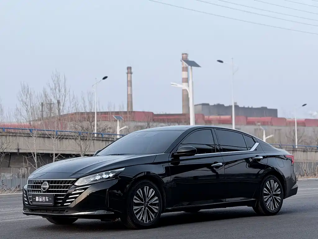 Nissan Teana 2023 — фото 1