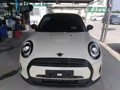 MINI MINI 2023