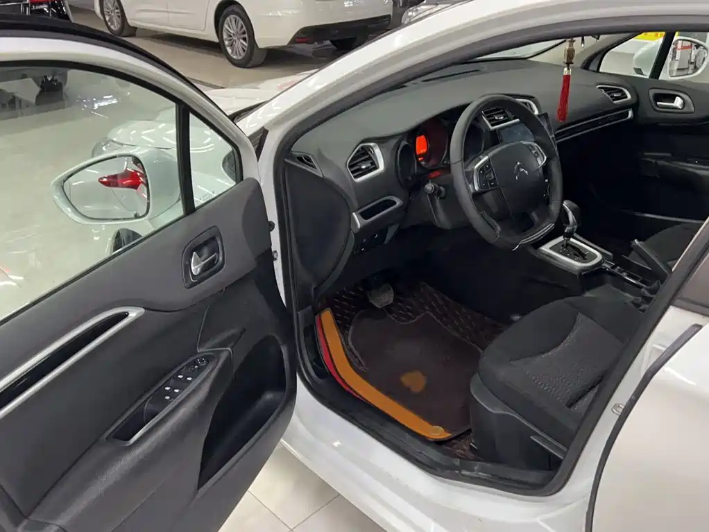 Citroën C4L 2015 — фото 17