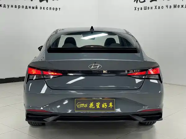 Hyundai Elantra 2022