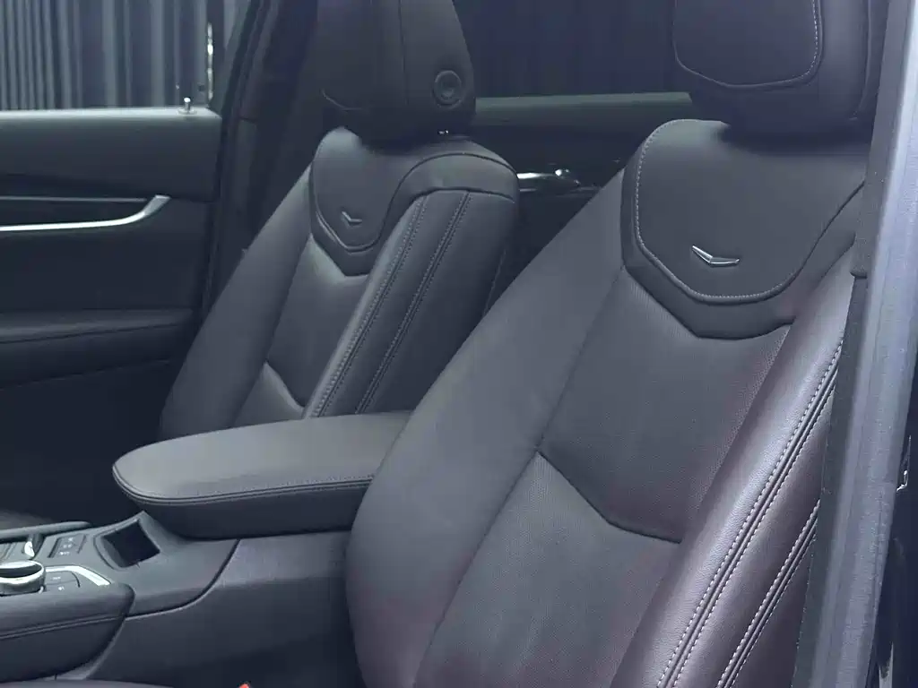 Cadillac XT6 2019 — фото 12