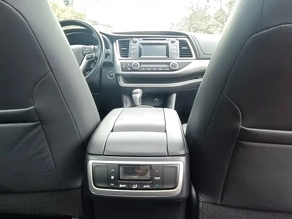 Toyota Highlander 2018 — фото 13