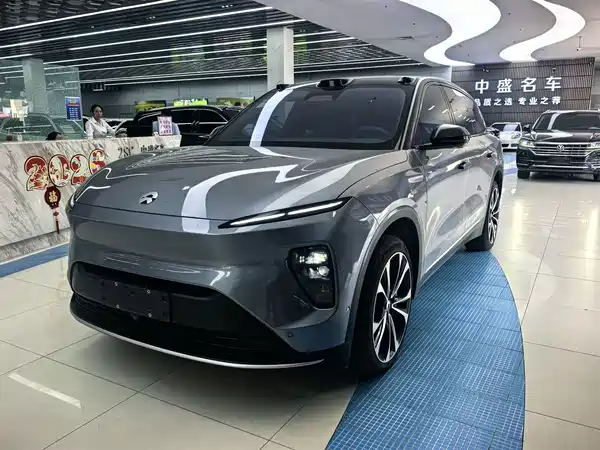 NIO ES8 2025