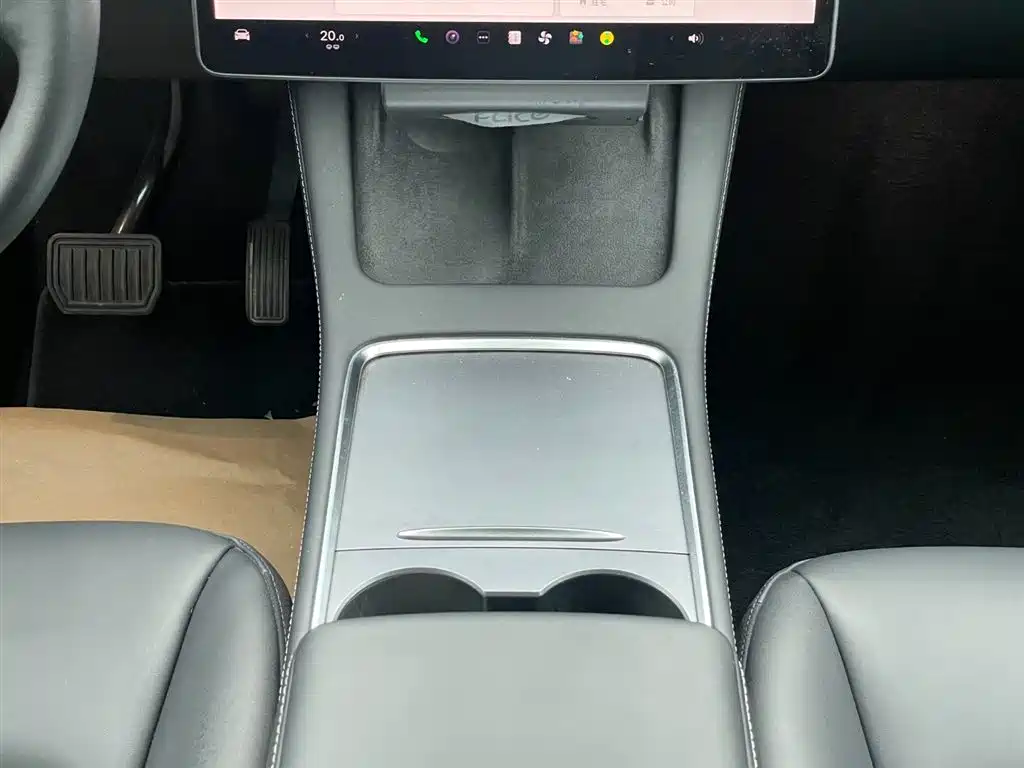 Tesla Model Y 2022 — фото 16