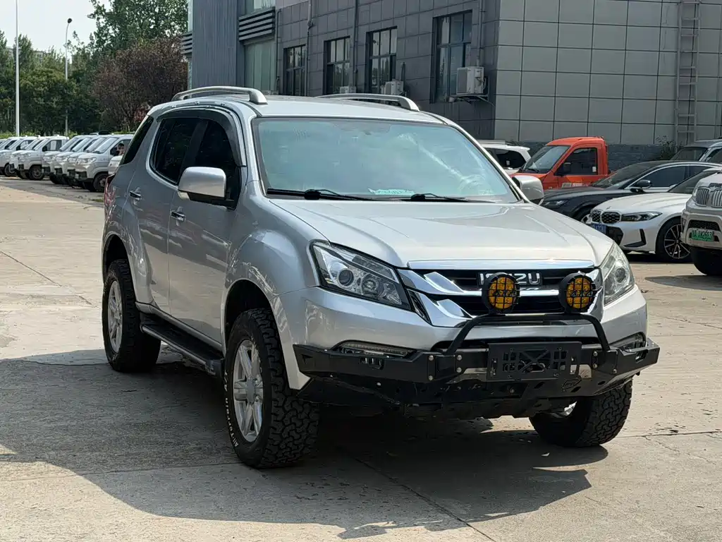 Isuzu Mu-X Shepherd 2017 — фото 3