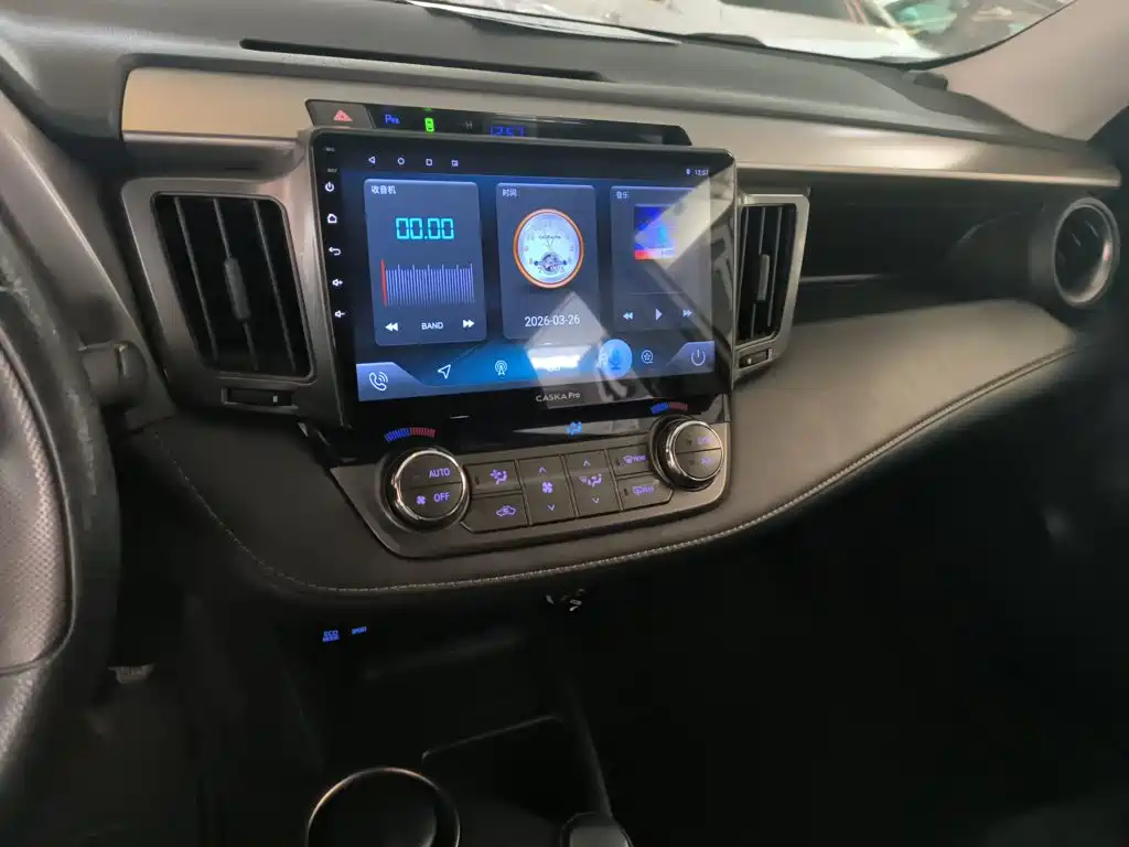 Toyota RAV4 2015 — фото 9