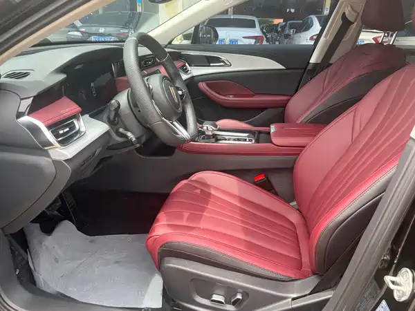 Hongqi H5 2025