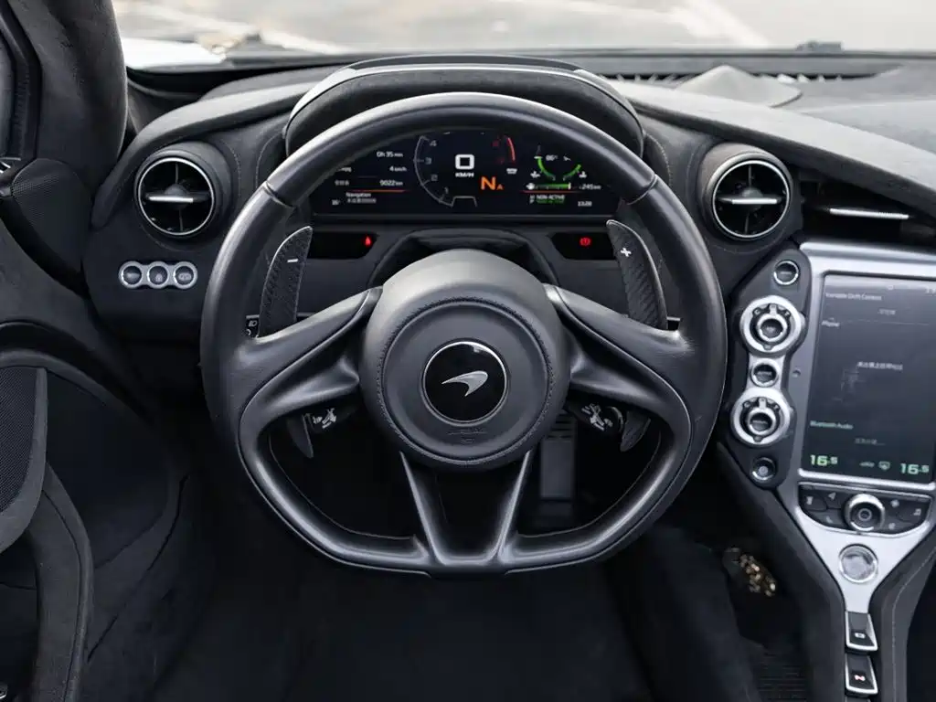 McLaren 720S 2019 — фото 13