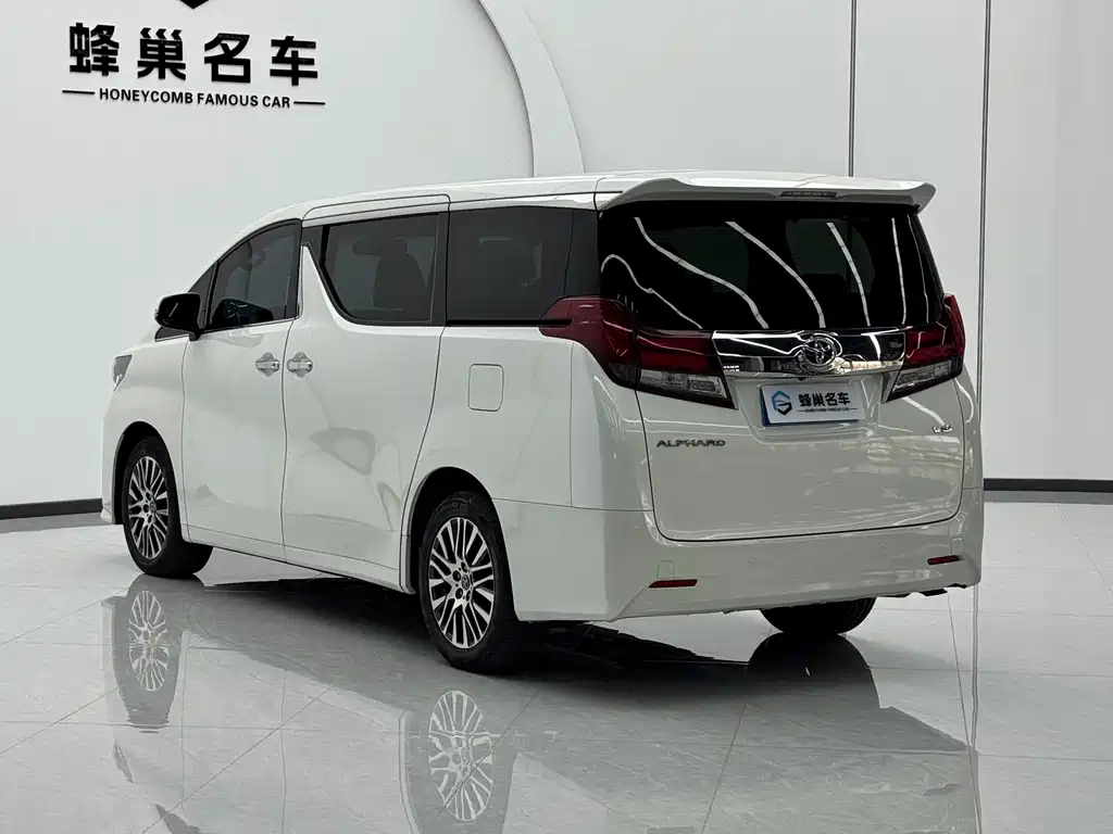 Toyota Alphard 2016 — фото 16
