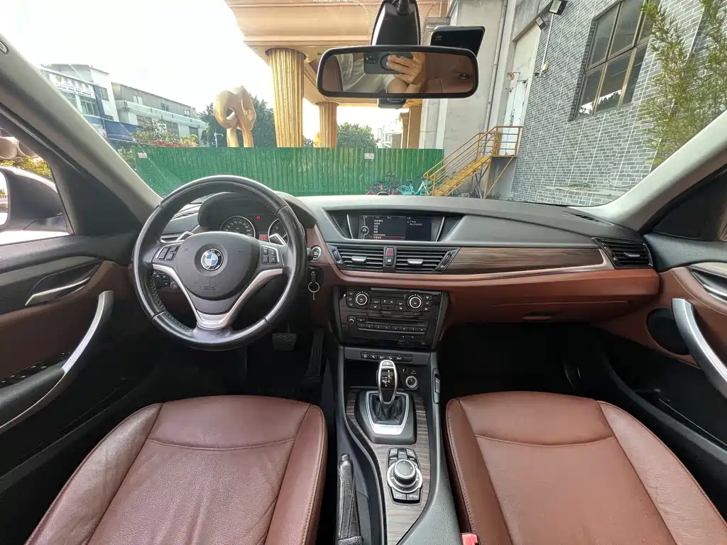 BMW X1 2015 — фото 18