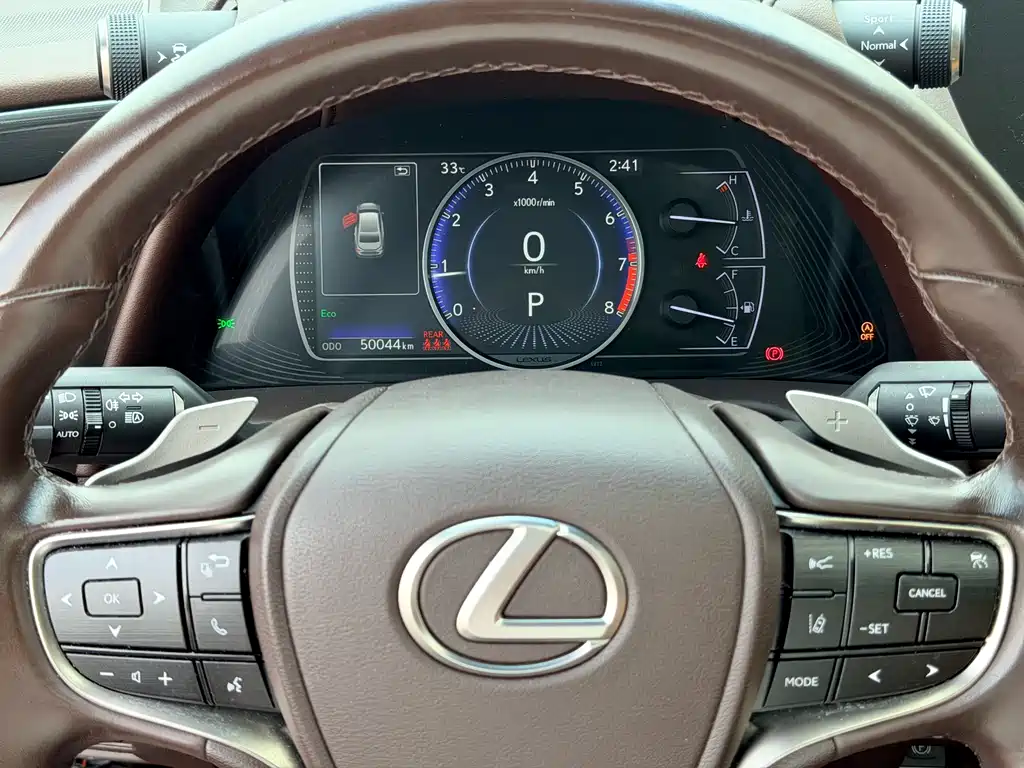 Lexus ES 2020 — фото 10