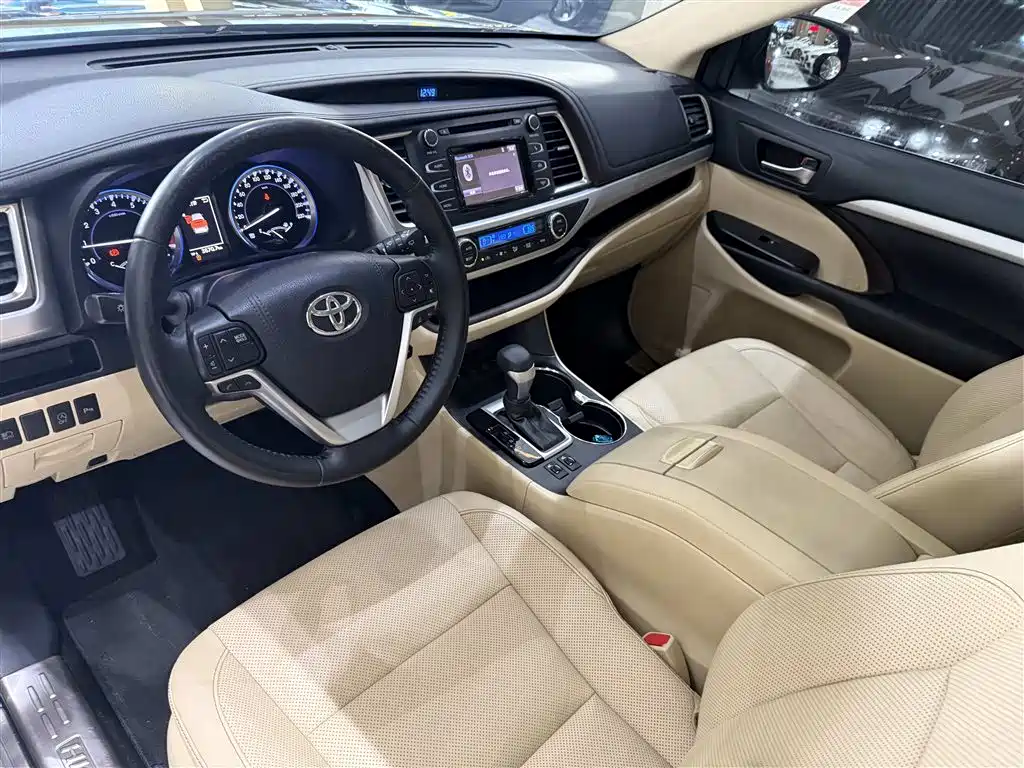 Toyota Highlander 2019 — фото 10