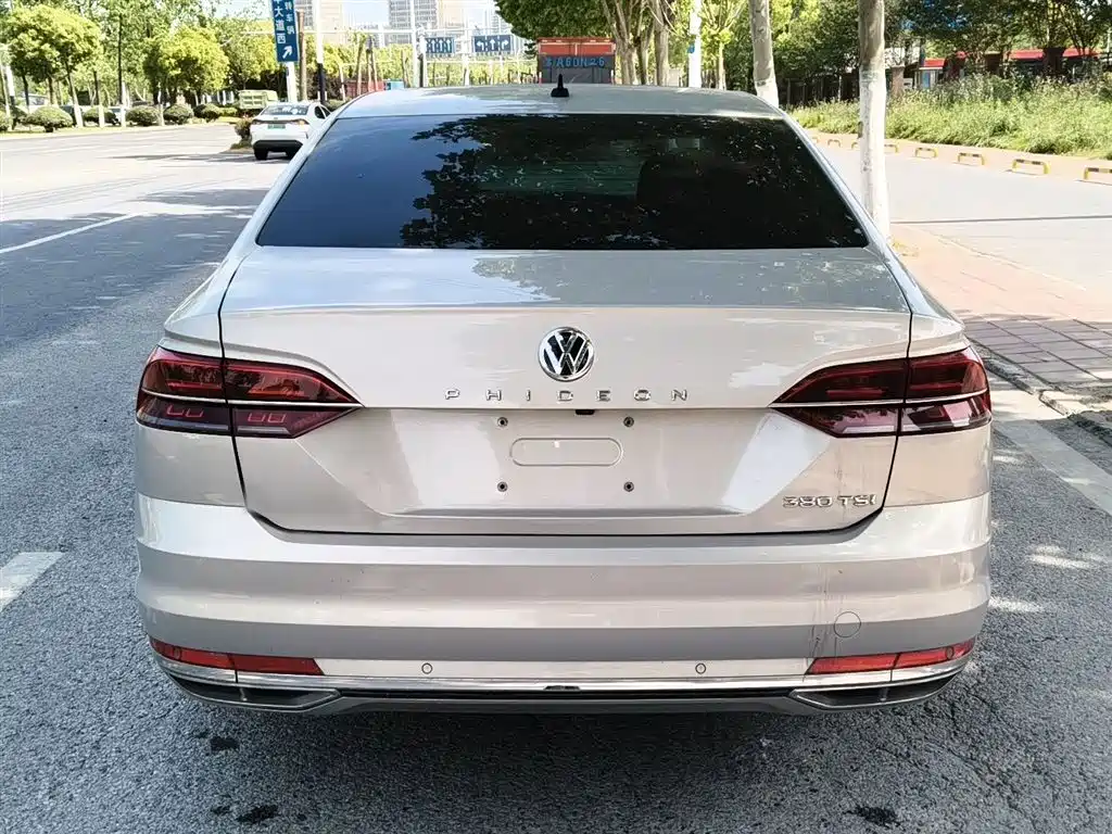 Volkswagen Phideon 2018 — фото 6