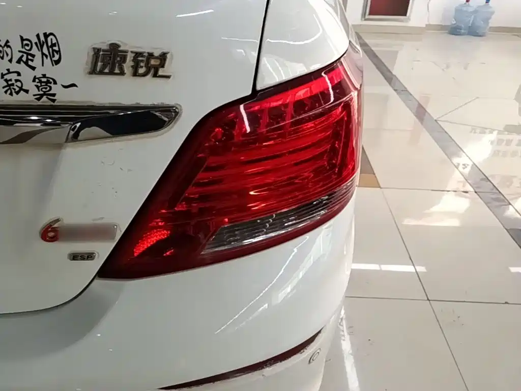 BYD Surui 2015 — фото 8