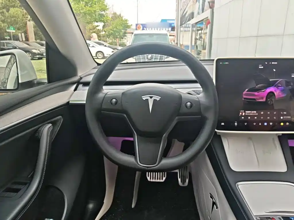 Tesla Model Y 2023 — фото 11