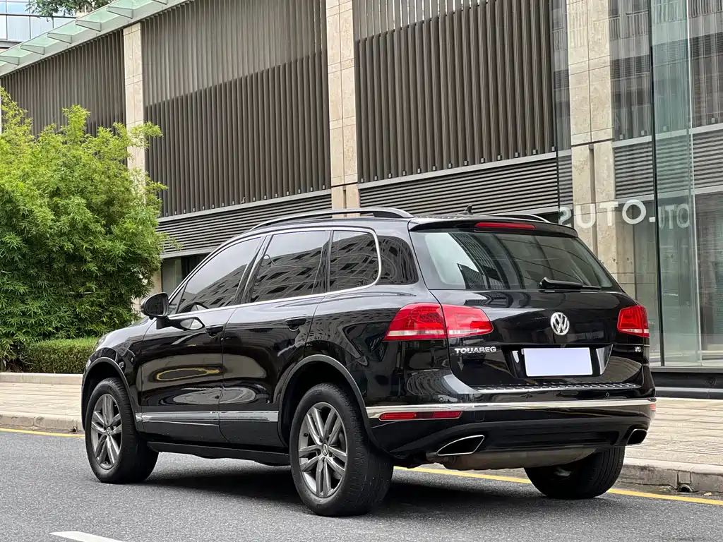 Volkswagen Touareg 2018 — фото 21