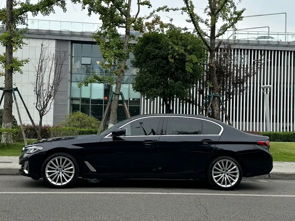 BMW 5 Series 2022