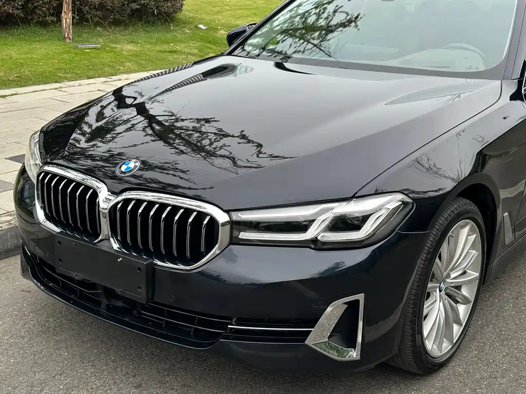 BMW 5 Series 2022 — фото 24