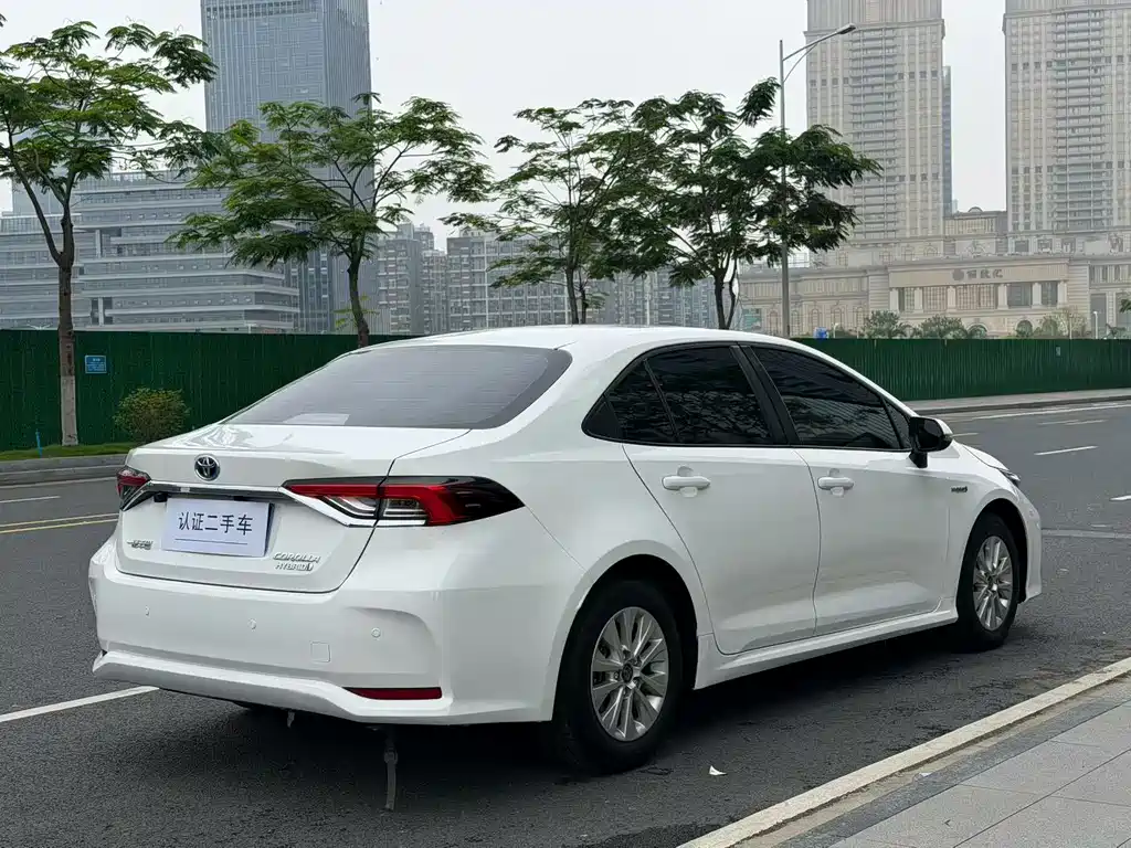 Toyota Corolla 2023 — фото 4