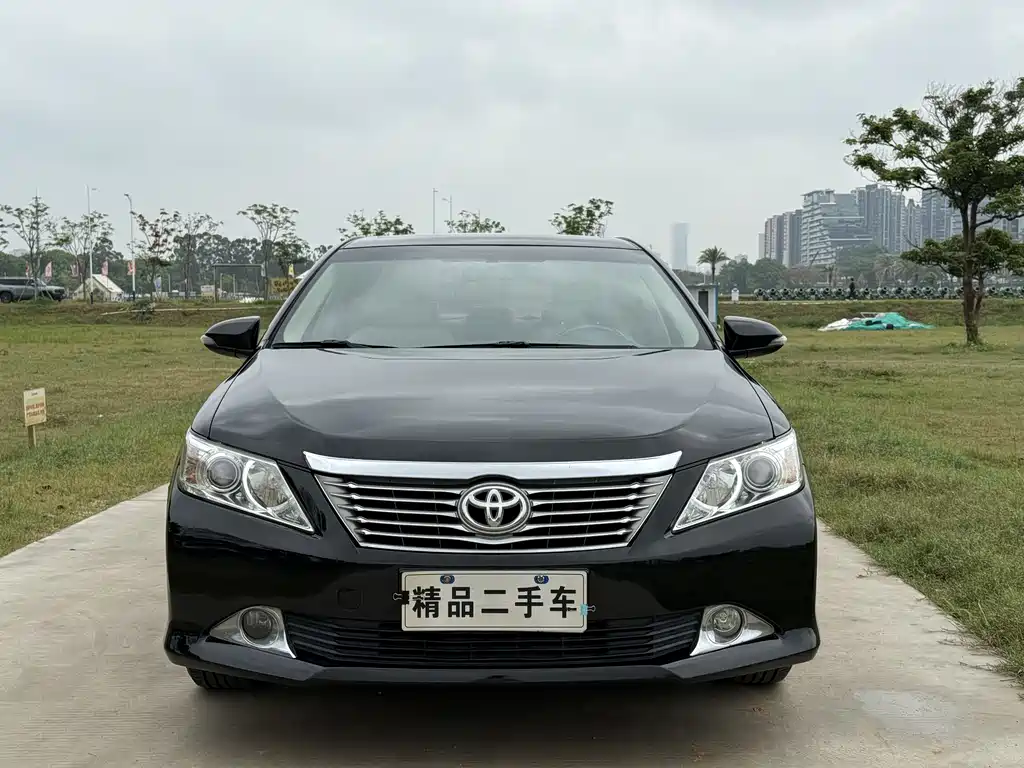 Toyota Camry 2013 — фото 2