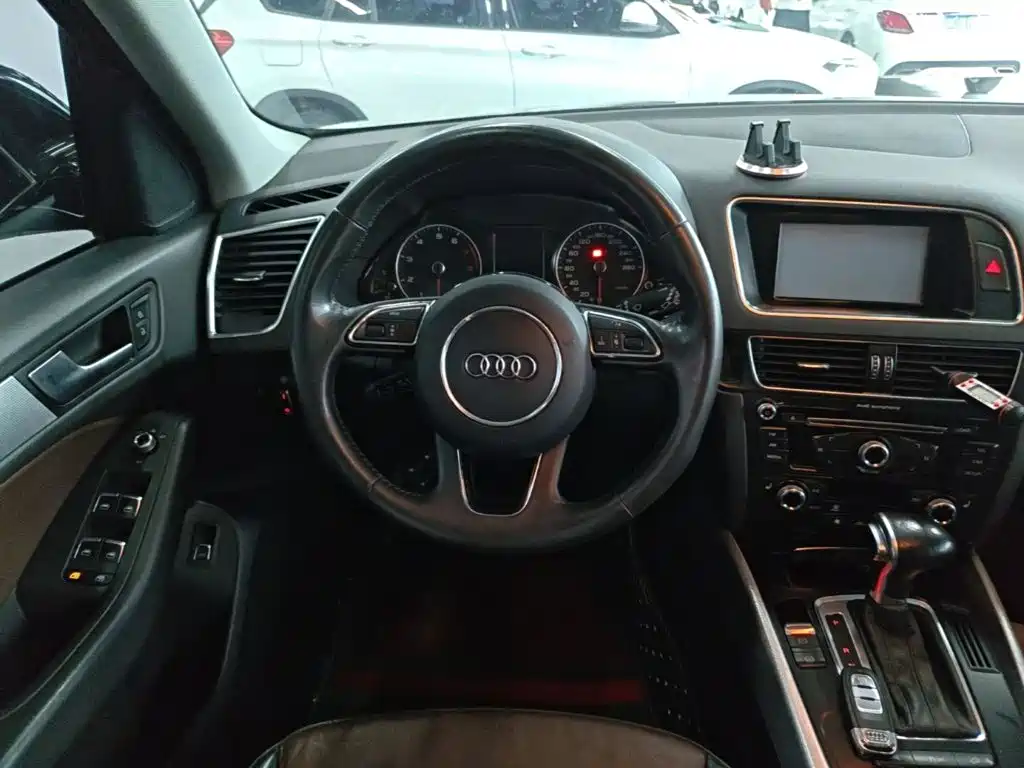Audi Q5 2016 — фото 11