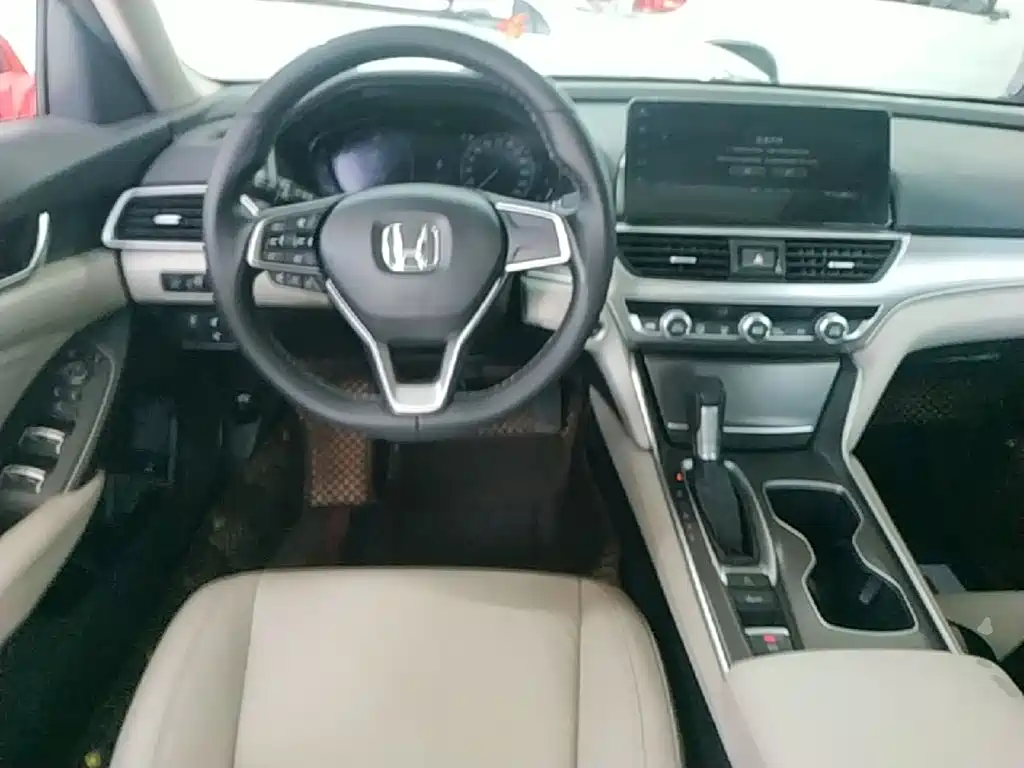 Honda Accord 2022 — фото 11