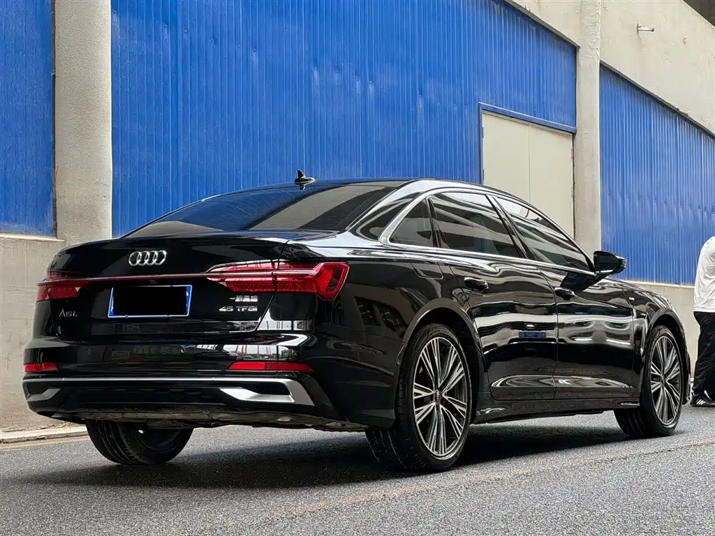 Audi A6L 2025 — фото 5