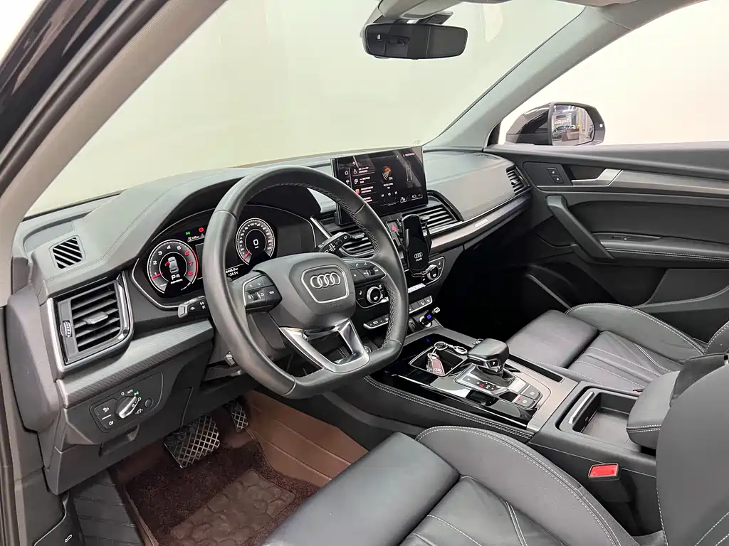 Audi Q5L 2022 — фото 10