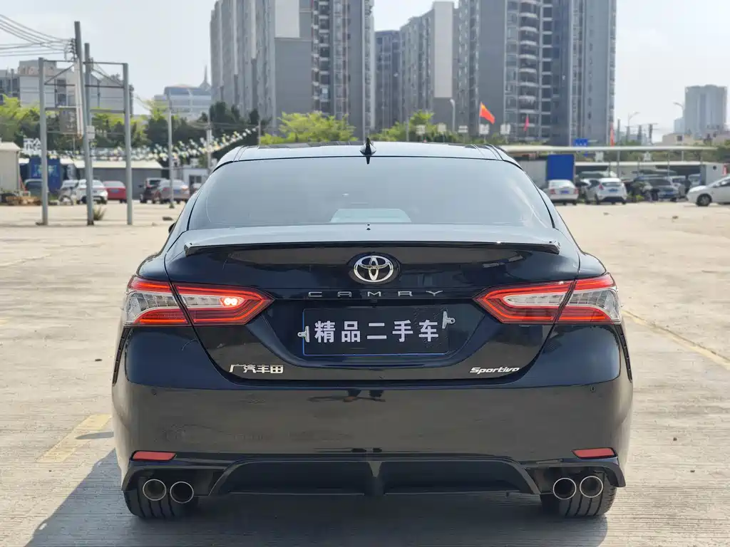 Toyota Camry 2022 — фото 8
