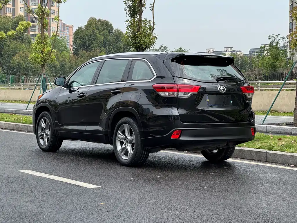 Toyota Highlander 2018 — фото 14
