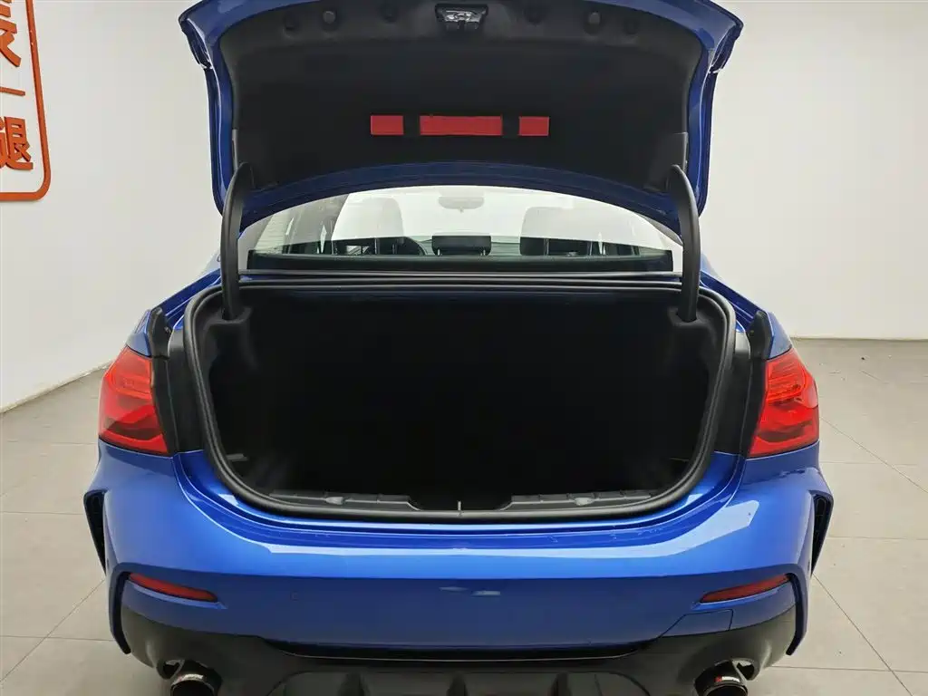 BMW 1 Series 2019 — фото 16