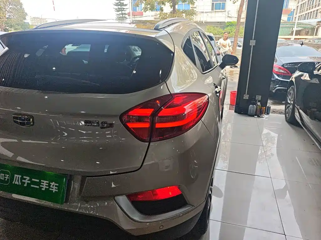 Geely Emgrand GS 2017 — фото 24