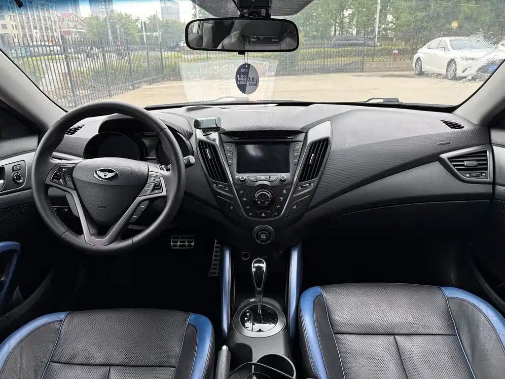 Hyundai Veloster 2015 — фото 9