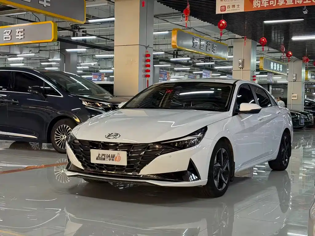 Hyundai Elantra 2022
