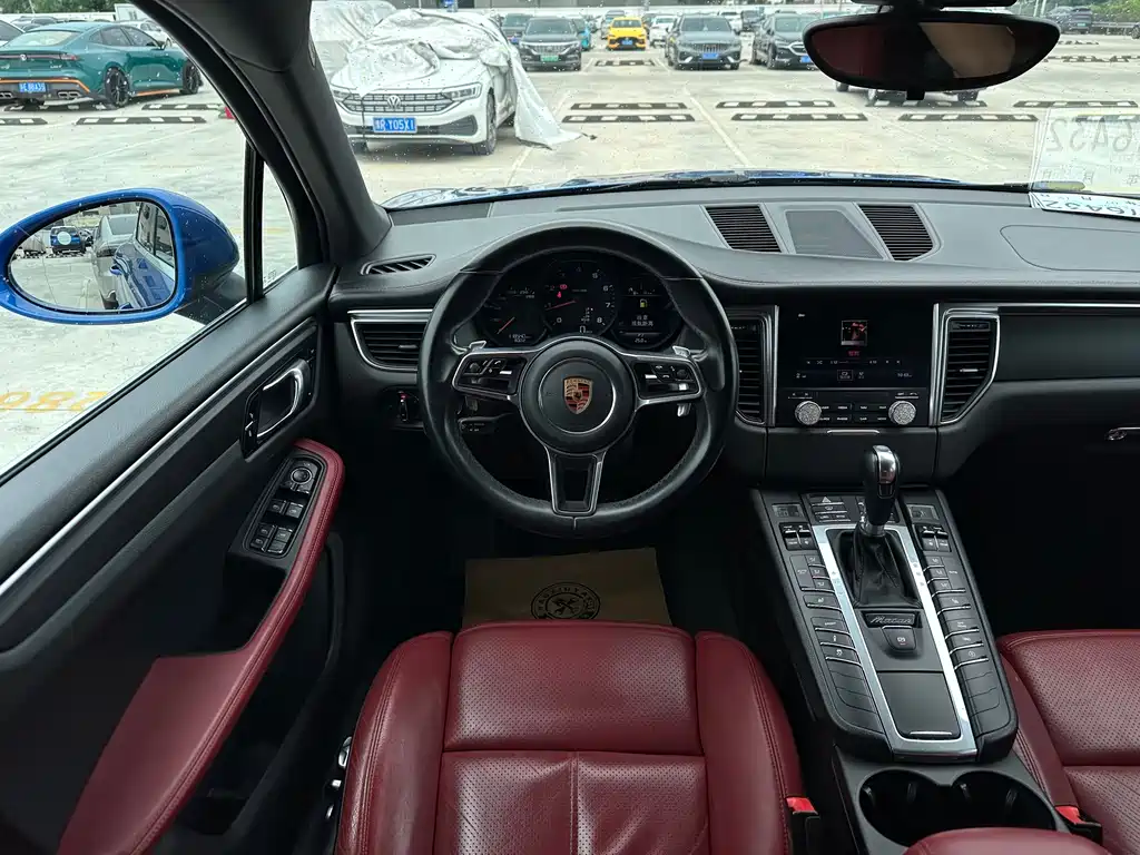 Porsche Macan 2017 — фото 12
