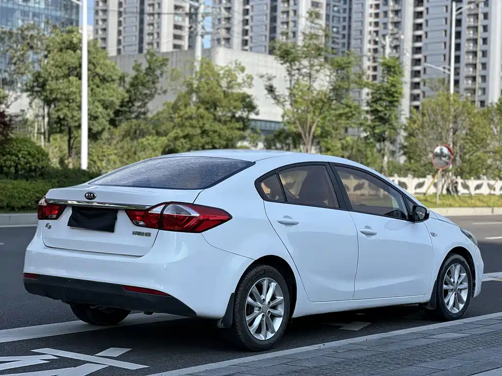 Kia K3 2017 — фото 13