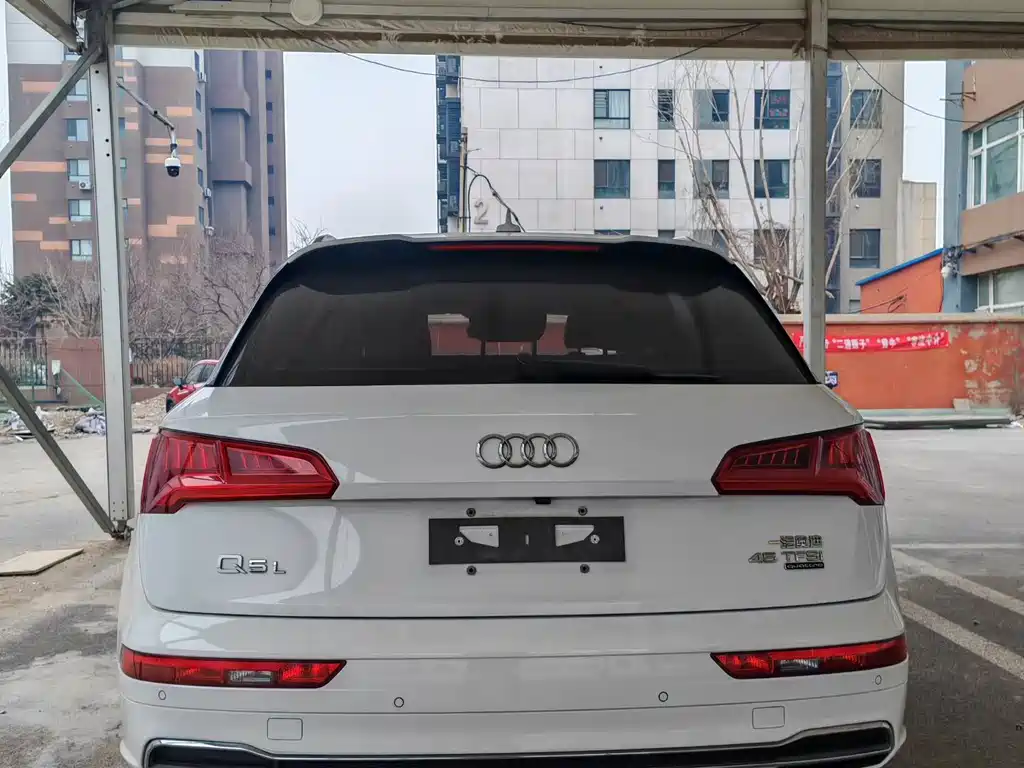 Audi Q5L 2019 — фото 11