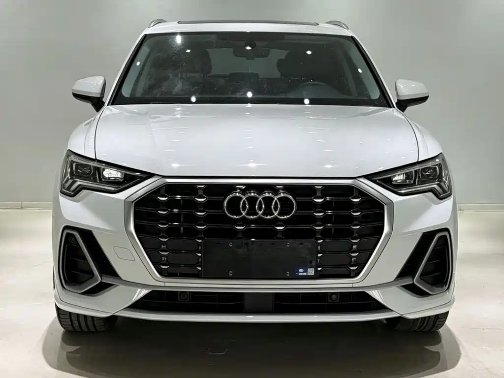 Audi Q3 2022 — фото 2
