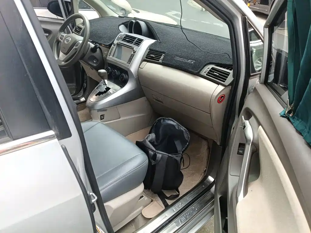 Toyota Verso 2015 — фото 20