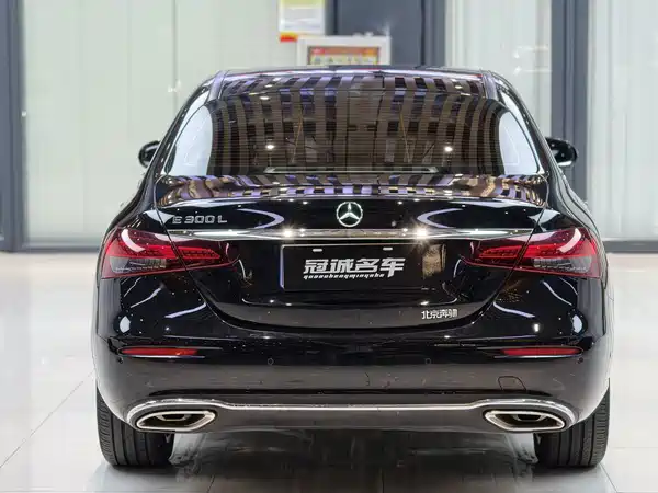 Mercedes-Benz E-Class 2022