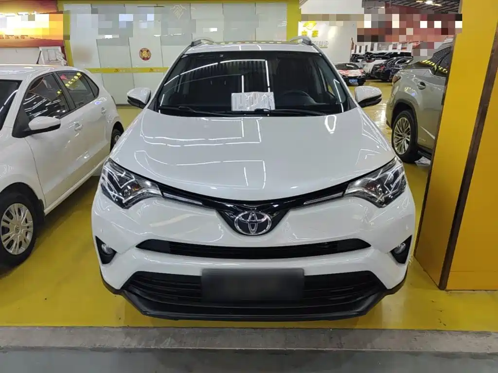Toyota RAV4 2019 — фото 3