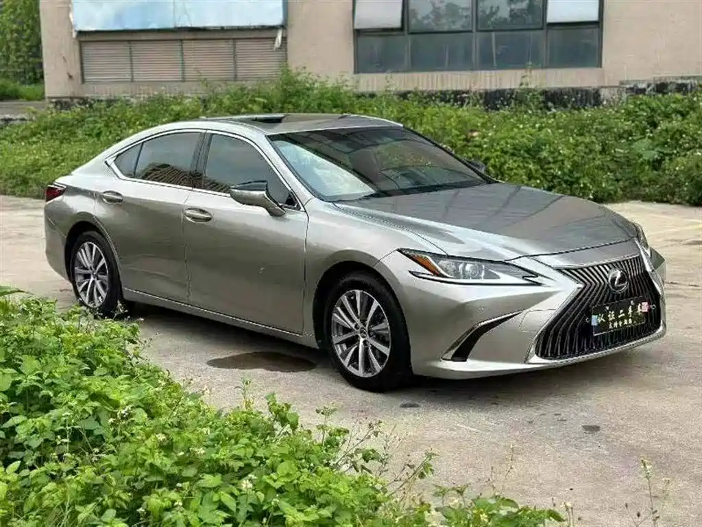 Lexus ES 2018 — фото 3