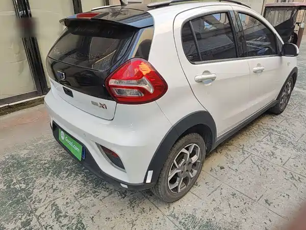 Geely Vision X1 2017